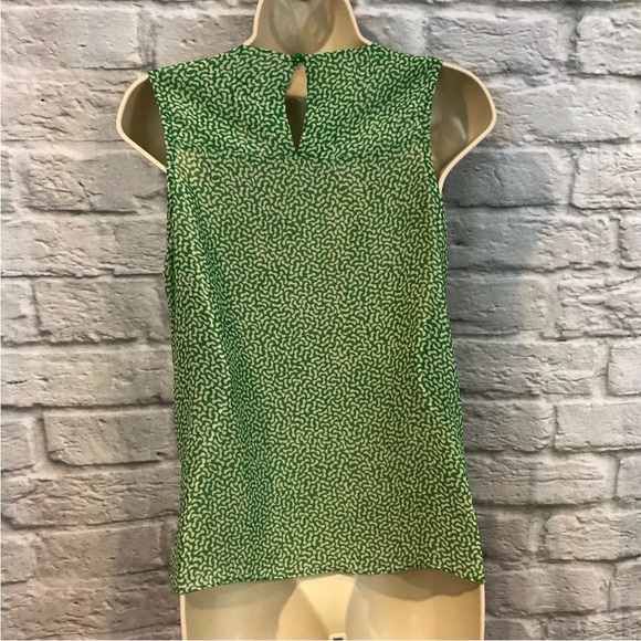 Anthropologie 2 HD in Paris Sungarden Green Geometric Sleeveless Chiffon Blouse - Picture 2 of 8